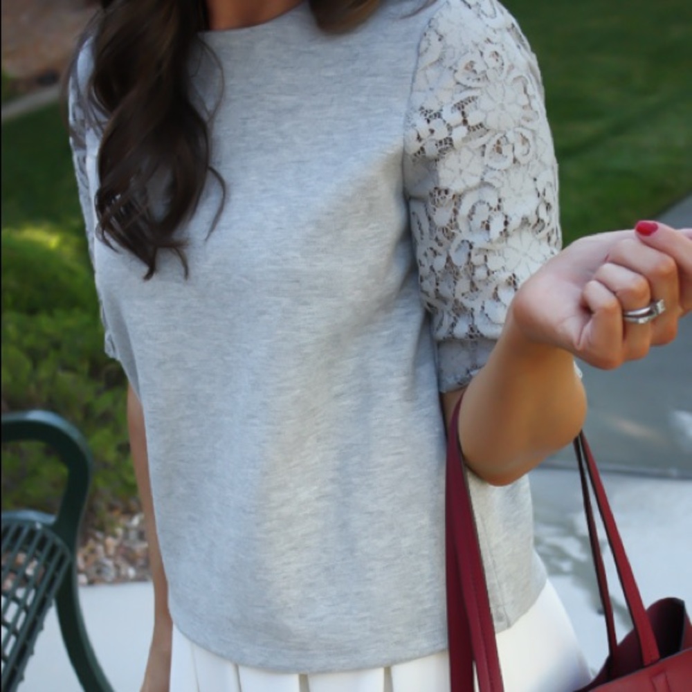 LOFT grey cropped top with lace sleeves sz L
